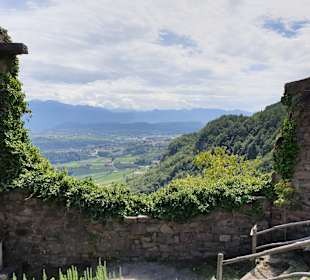 Burg Hocheppan