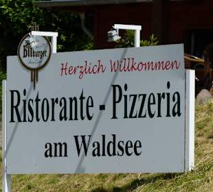 Pizzeria mit Seeblick