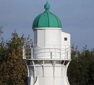 Leuchttürme auf der Wiese - typisch Harriersand