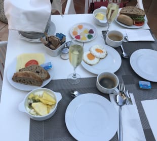 Geburtstagsfrühstück mit Sekt vom
Haus  BQ Augusta