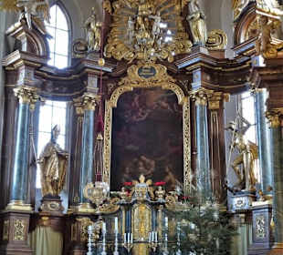Der Hochaltar der Pfarrkirche St. Kilian