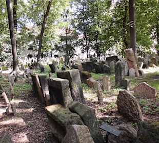 Auf dem Friedhof