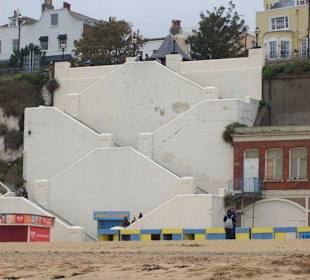 Treppe vom Strand hoch zur Stadt (Broadstairs)
