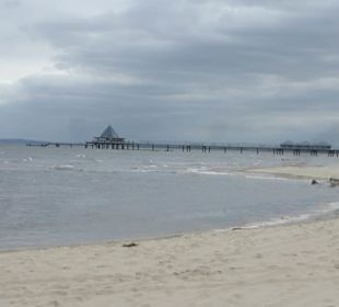 Strand von Heringsdorf - Hintergrund Seebrücke