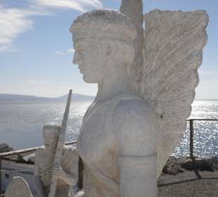 Stolzer Ikarus / nachdenklicher Dädalus