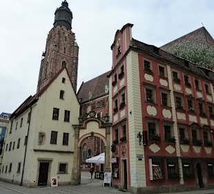 Hänsel und Gretel vor der  Elisabethkirche 