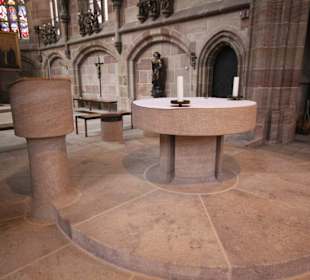 Taufe und Zelebrationsaltar