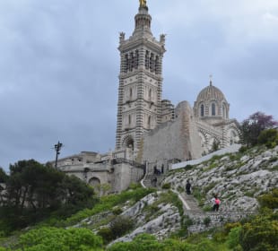 Treppe zur Notre Dame de la Garde