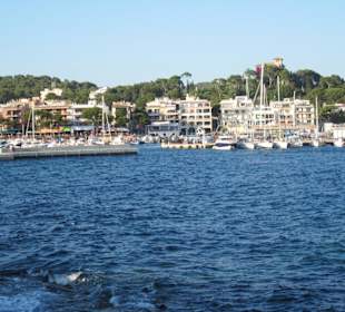 Blick auf den Hafen von Cala Ratjada