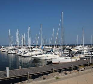 Blick über den Yachthafen