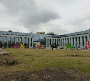 Blick vom Krasiński-Palast zum Obersten Gericht