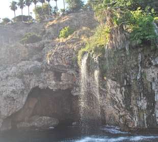 Wasserfall mit Schlucht