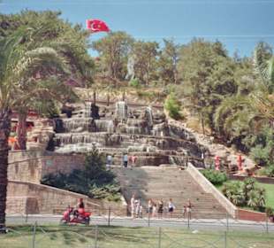 kleiner Wasserfall in stadtmitte (Manavgat)