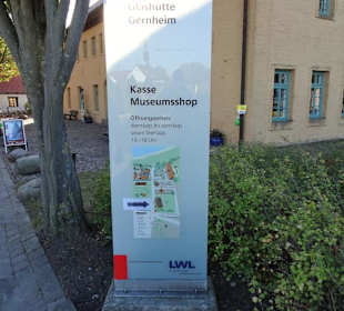 Zugang zum Eingang des Museums