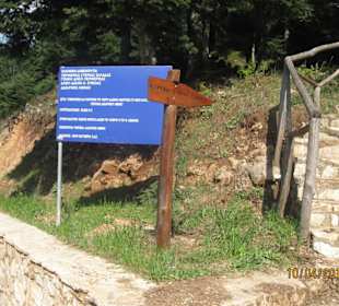 Anfang des Wanderweges zum Bergkamm