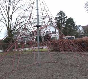 Spielplatz bei der Schule