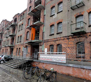 Außenansicht und Eingang zum Hafenmuseum