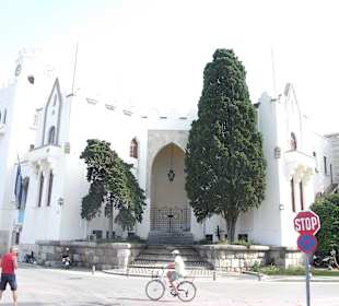 Typowy bielony grecki budynek