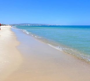 Am Strand von Hammamet- Yasmine