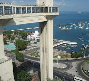 Aufzug zur Oberstadt, Blick auf den Hafen