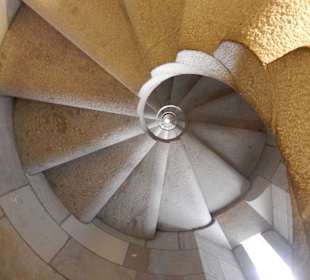 Schody na wieżę od dołu