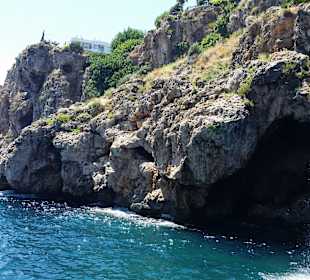 Kleiner Wasserfall am Hafen