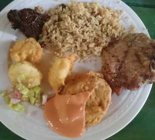 Landestypisches Mittagsessen