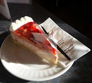 Waldbeertorte