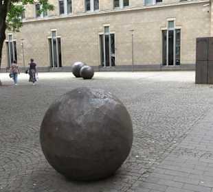 Skulpturengruppe Lichtung zu Einem