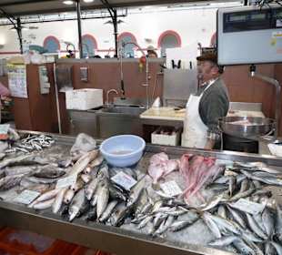 Fischstand in der Marthalle von Loule