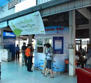 Fahrt auf dem Chao Phraya Fluss Bangkok