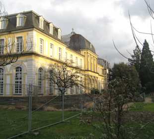 Der hintere Schlosskomplex...