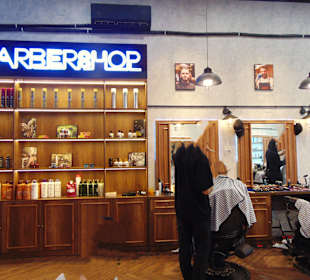 Mr. Den Barber & Tattoo Phu Quoc