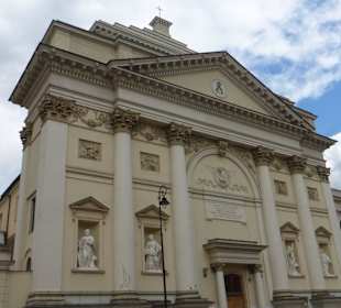 St. Anna in Warschau mit klassizistischer Fassade