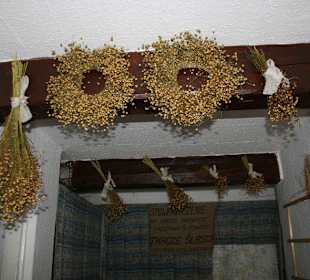 Sträuße und Kränze aus Lein