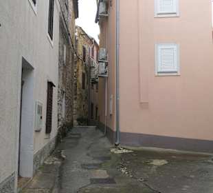 Bei einem Altstadtbummel durch Novi Vinodolski