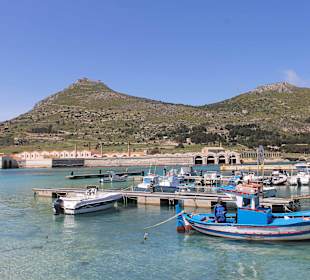 Im Hafen von Favignana