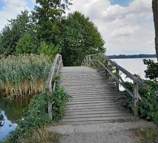 Holzbrücke zum Kirchensee