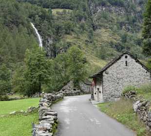 Verzascatal beim Dorf Sonogno