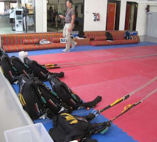 Drop Zone gepackte Fallschirme