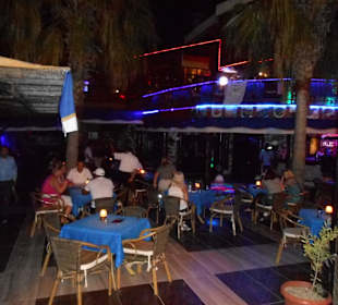 Blick in die Bar vom Eingang