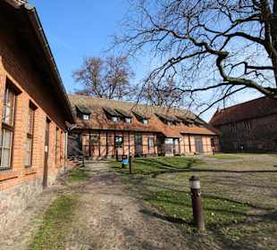 Austellungsgebäude im Innenhof