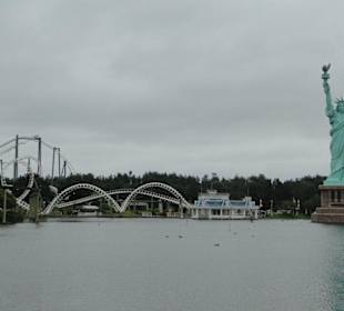 Panoramabild des Sees im Park 