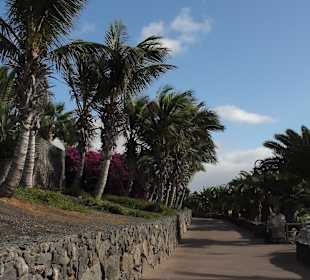 Promenade oberhalb des Hafens