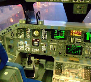 Cockpit eines Spaceshuttles