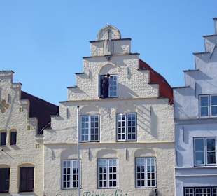 Am Markt, so werden die Fenster geputzt !