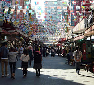 Einkaufsmarkt in koreanischer Tradition