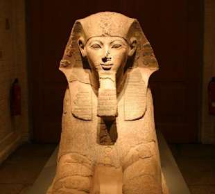 Ägypt. Museum  Grabwächter
