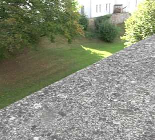 Stadtgraben mit Turm