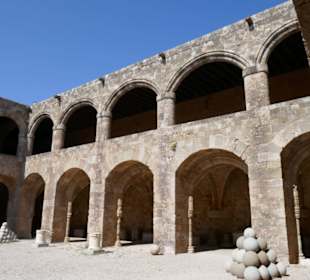 Ausstellung im den oberen Räumen